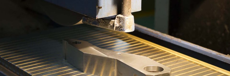 A Steel atua nos ramos de usinagem, caldeiraria, fundição, recuperação de peças e equipamentos e nacionalização de peças.